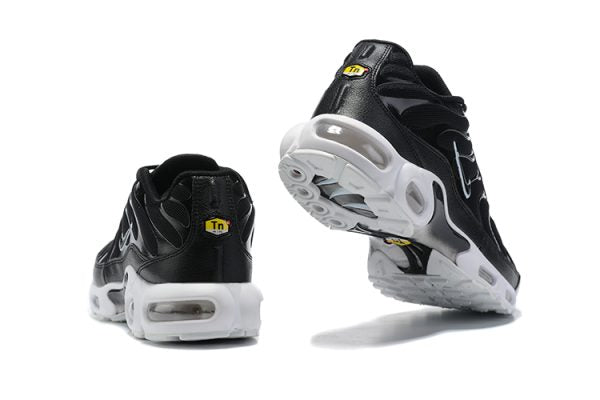 Air Max Plus Black White